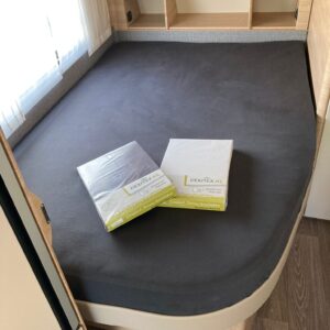 Jersey katoen hoeslaken wit,lichtgrijs of antraciet Rechts